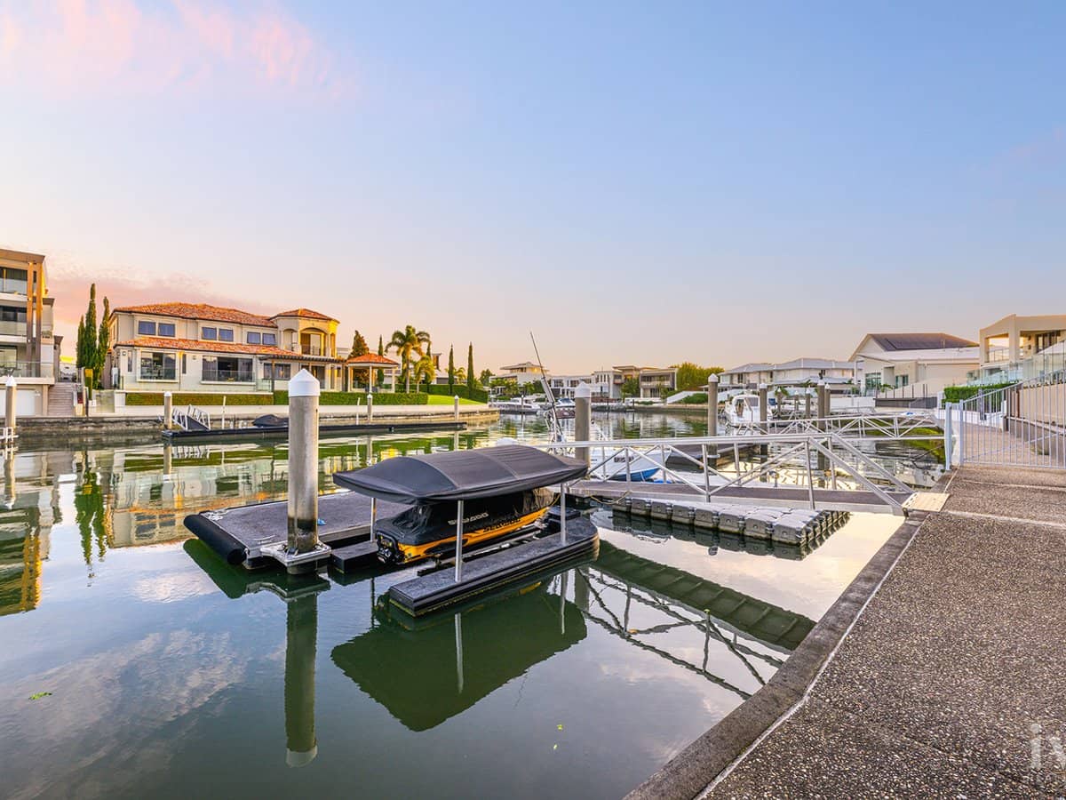 9 Royal Albert Crescent, Sovereign Islands - Thumbnail 13