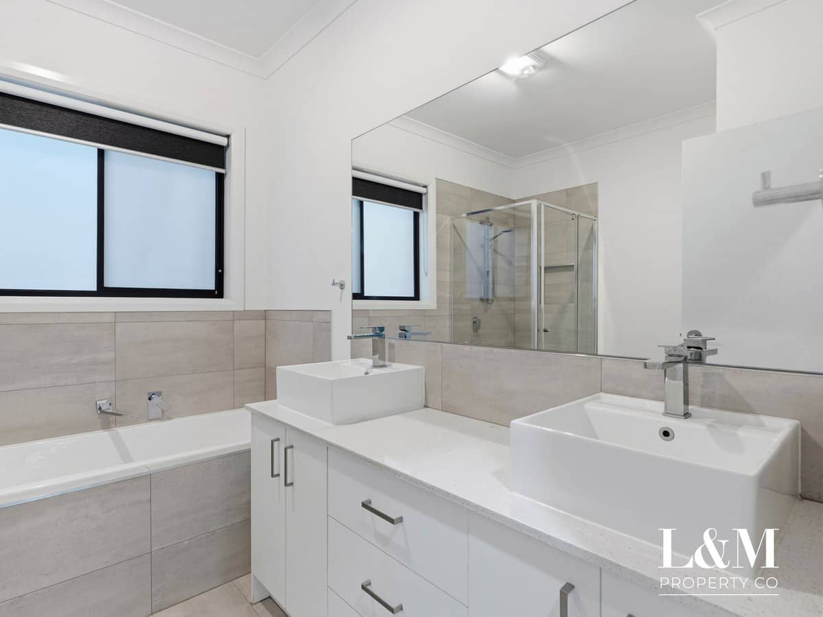 19 Straw Flower Circuit, GREENVALE - Thumbnail 12