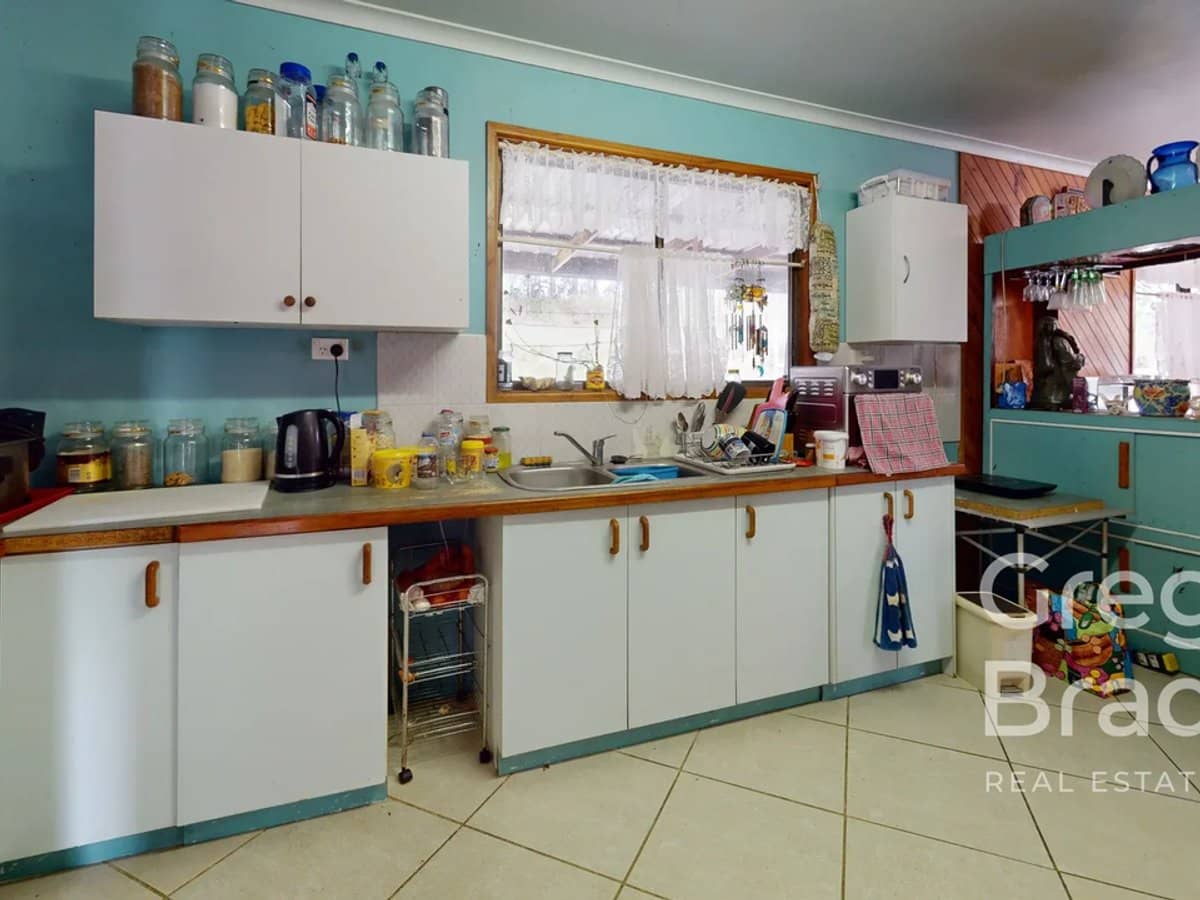 4 Ching Creek Road, SARINA - Thumbnail 3