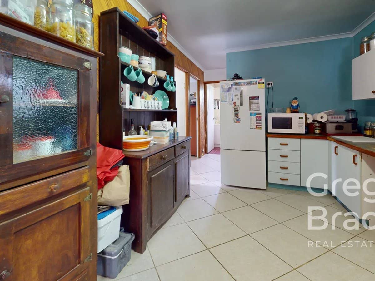 4 Ching Creek Road, SARINA - Thumbnail 4