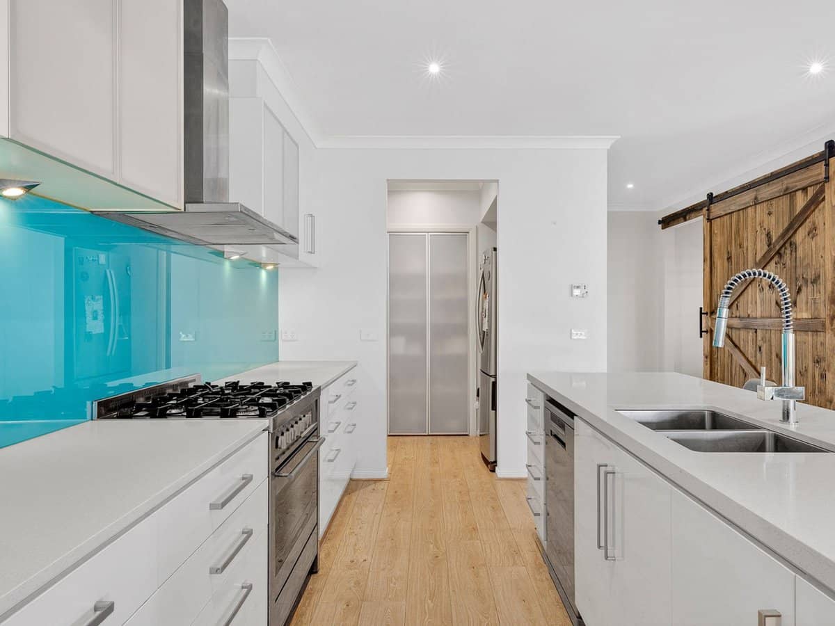 4 Auden Lane, FRASER RISE - Thumbnail 7