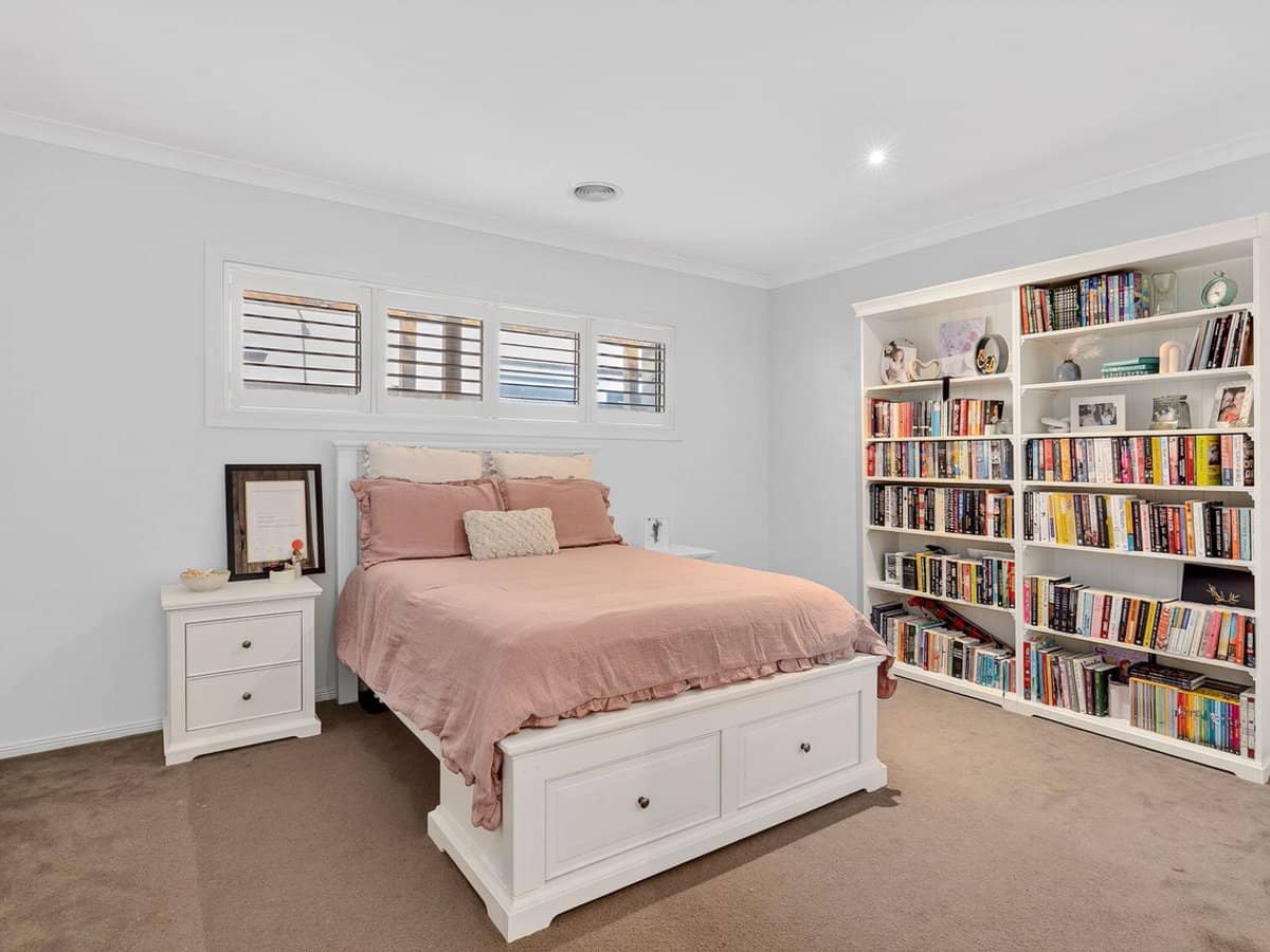 4 Auden Lane, FRASER RISE - Thumbnail 14