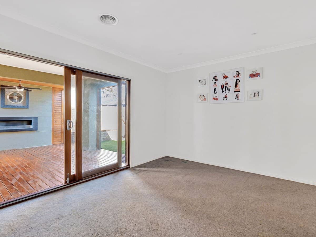 4 Auden Lane, FRASER RISE - Thumbnail 18