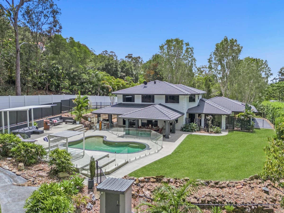 16-18 Seascape Court, TALLAI - Thumbnail 1