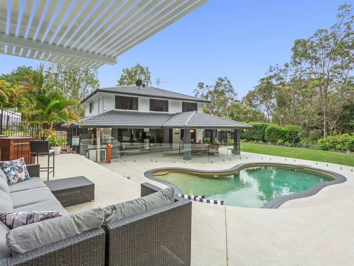 16-18 Seascape Court, TALLAI - Thumbnail 2