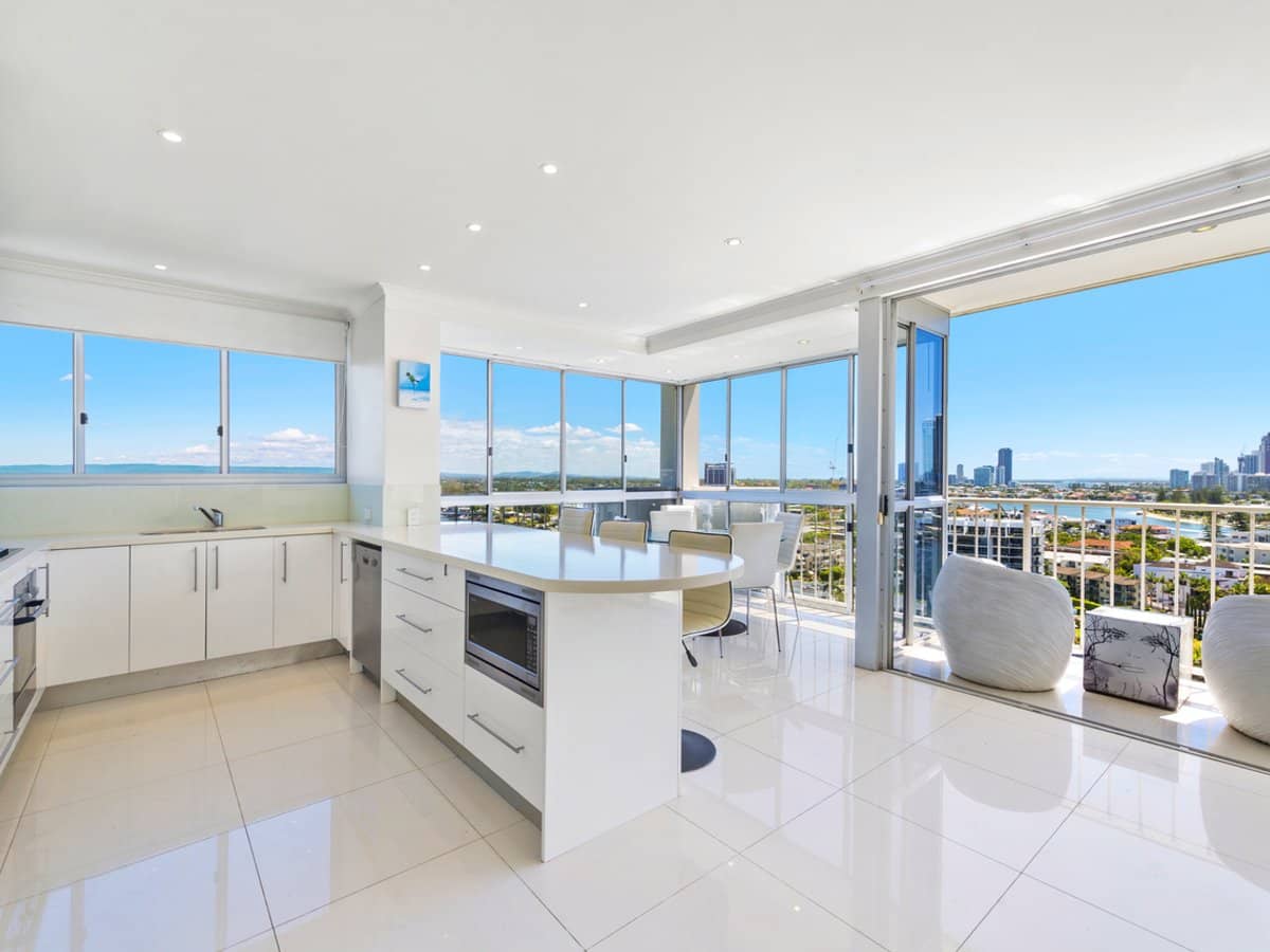 30 Watson Esplanade, SURFERS PARADISE - Thumbnail 13