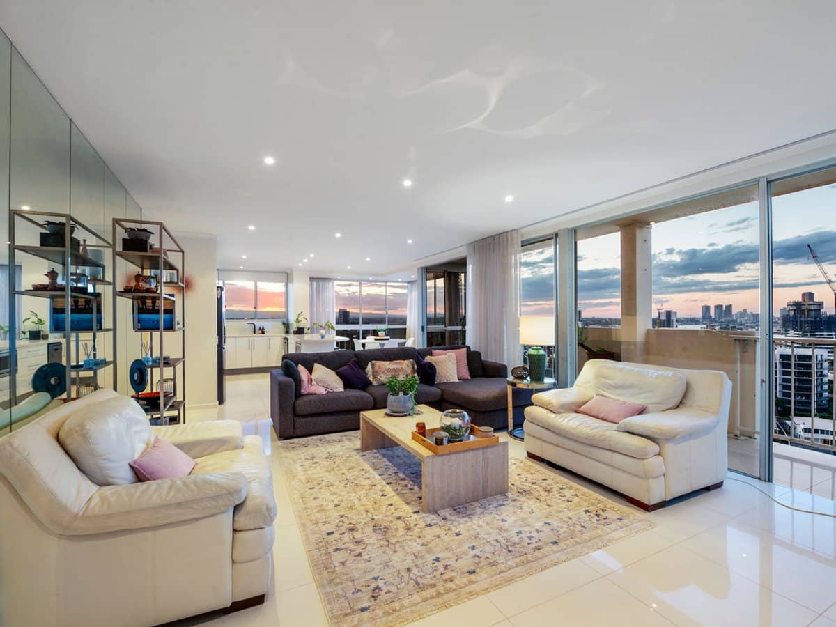 30 Watson Esplanade, SURFERS PARADISE - Thumbnail 24