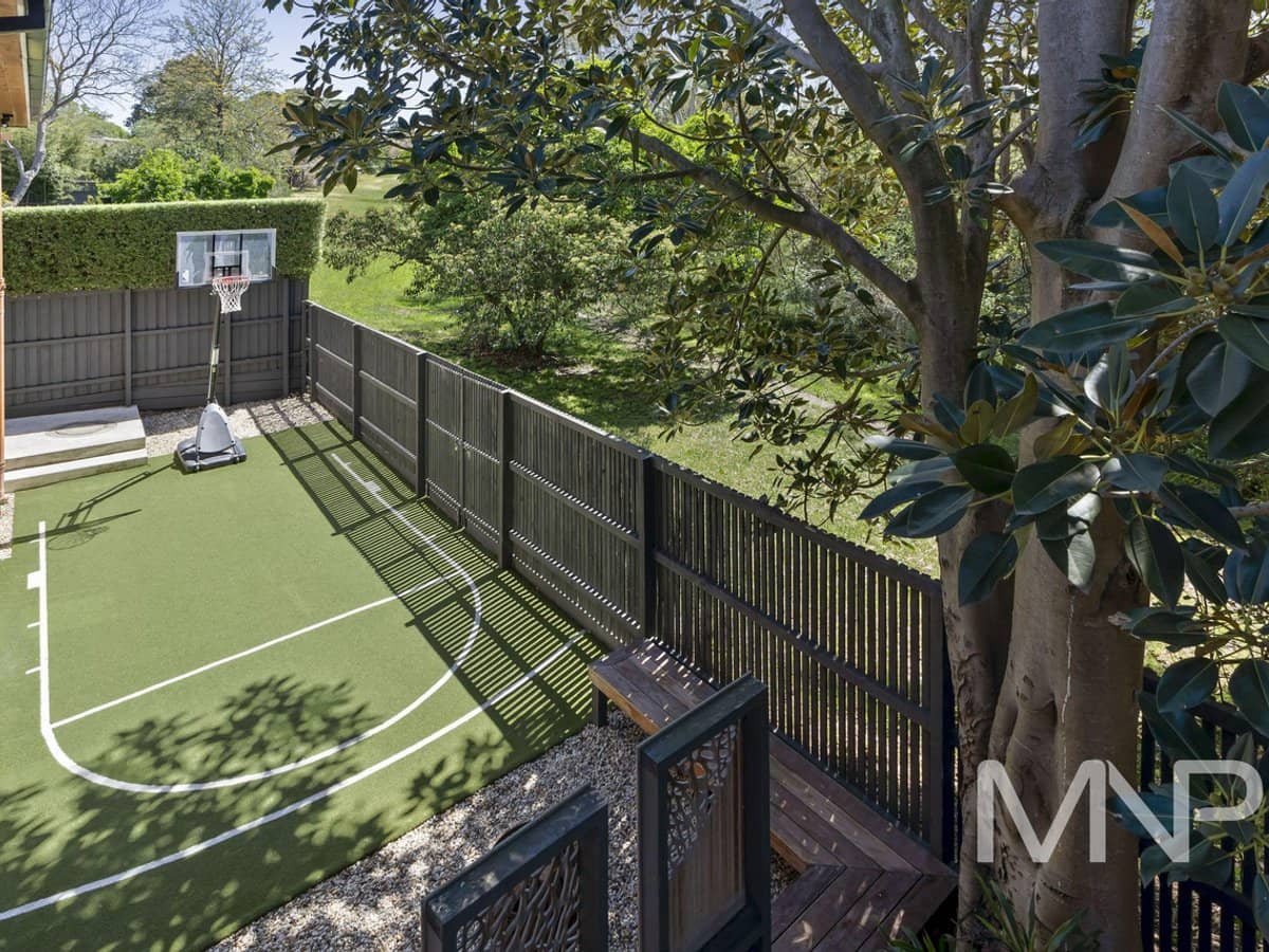 9 Fairway Drive, KEW EAST - Thumbnail 2