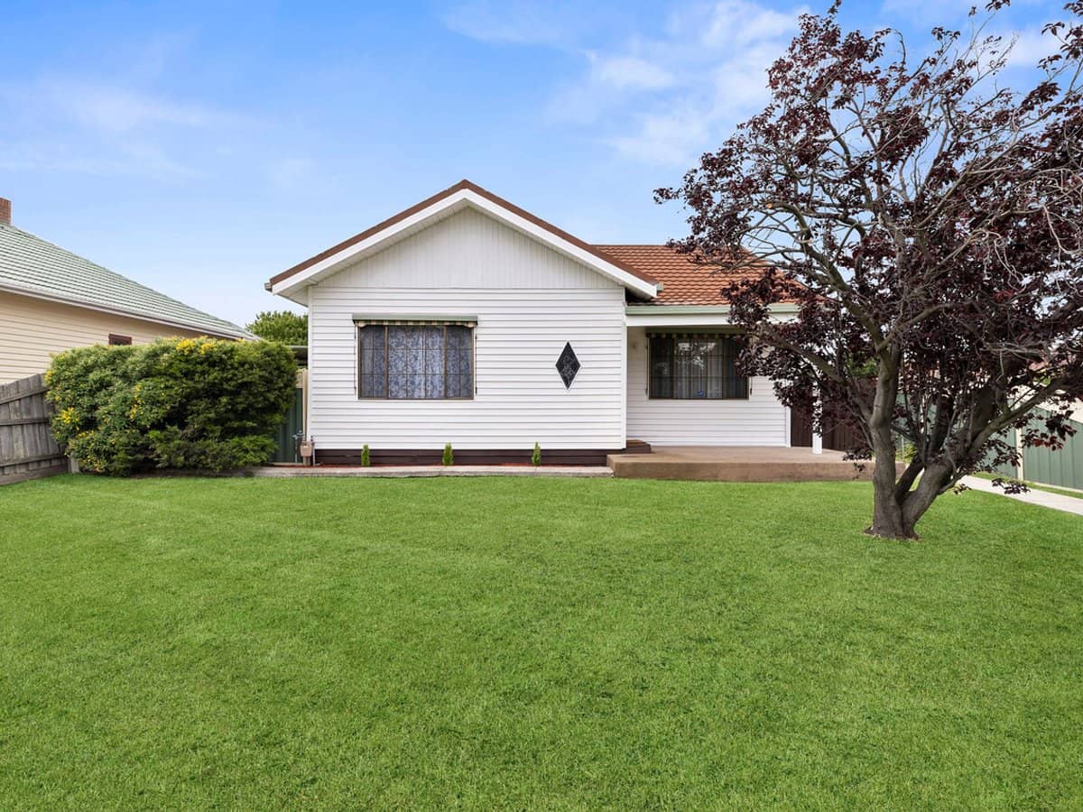 36 Cornwall Road, SUNSHINE - Thumbnail 1