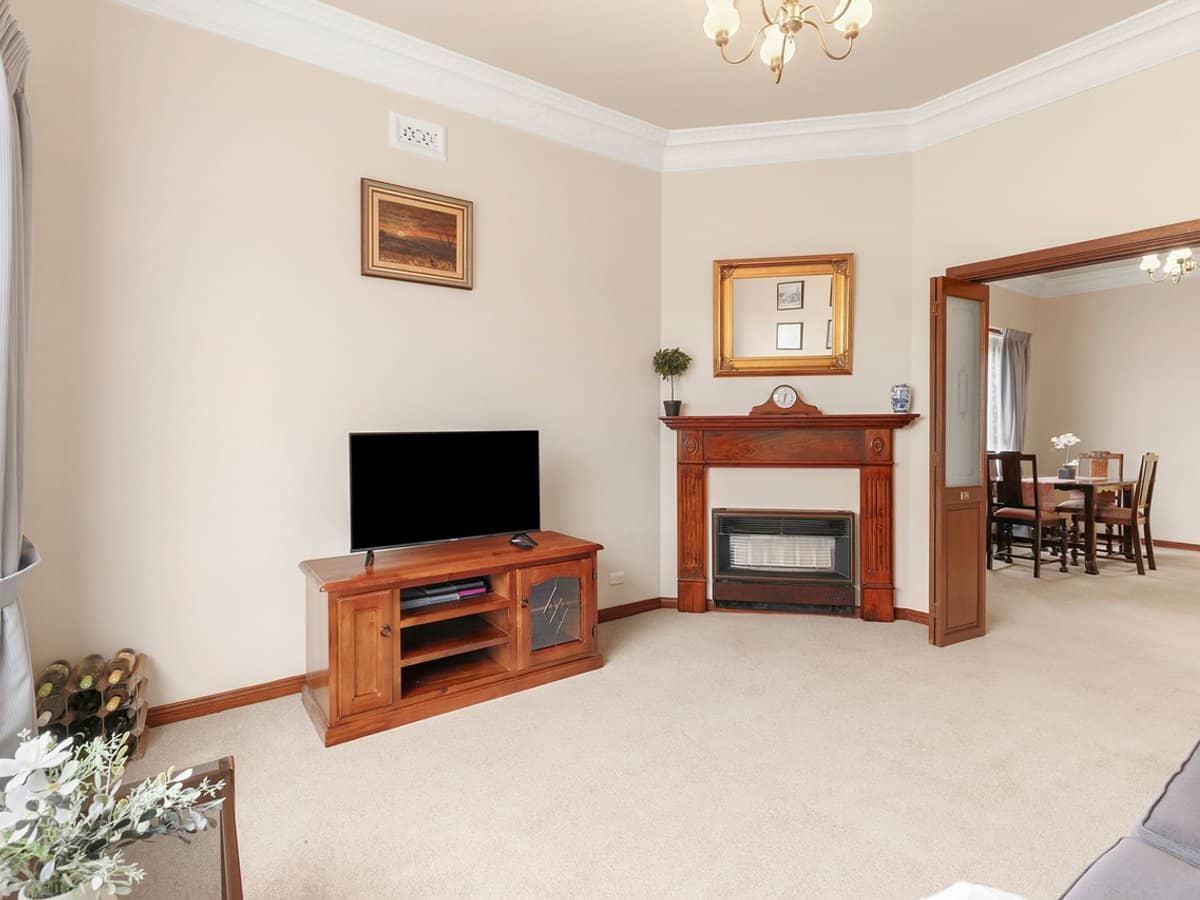 36 Cornwall Road, SUNSHINE - Thumbnail 4