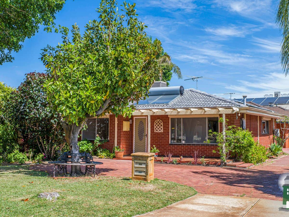 6 Linton Place, MORLEY - Thumbnail 1