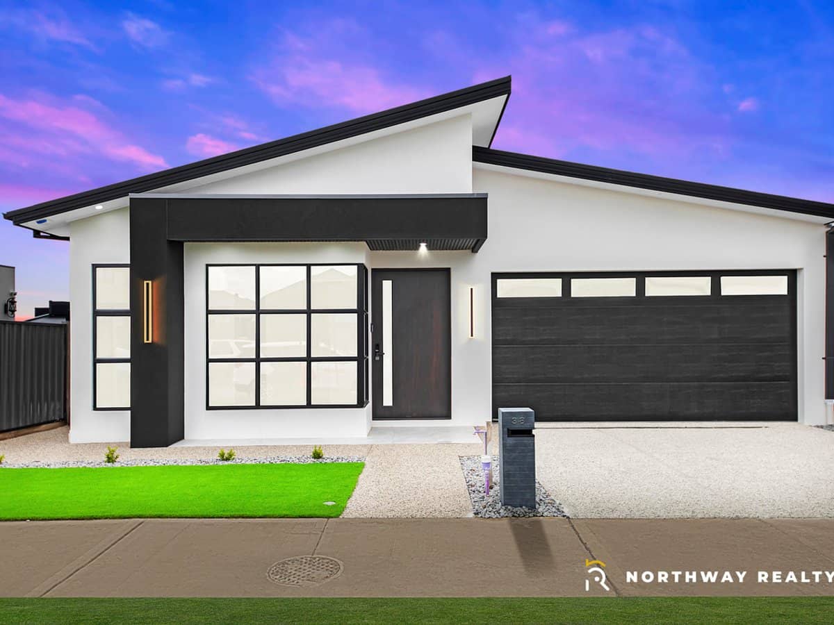 38 Salsola Road, MICKLEHAM - Thumbnail 2