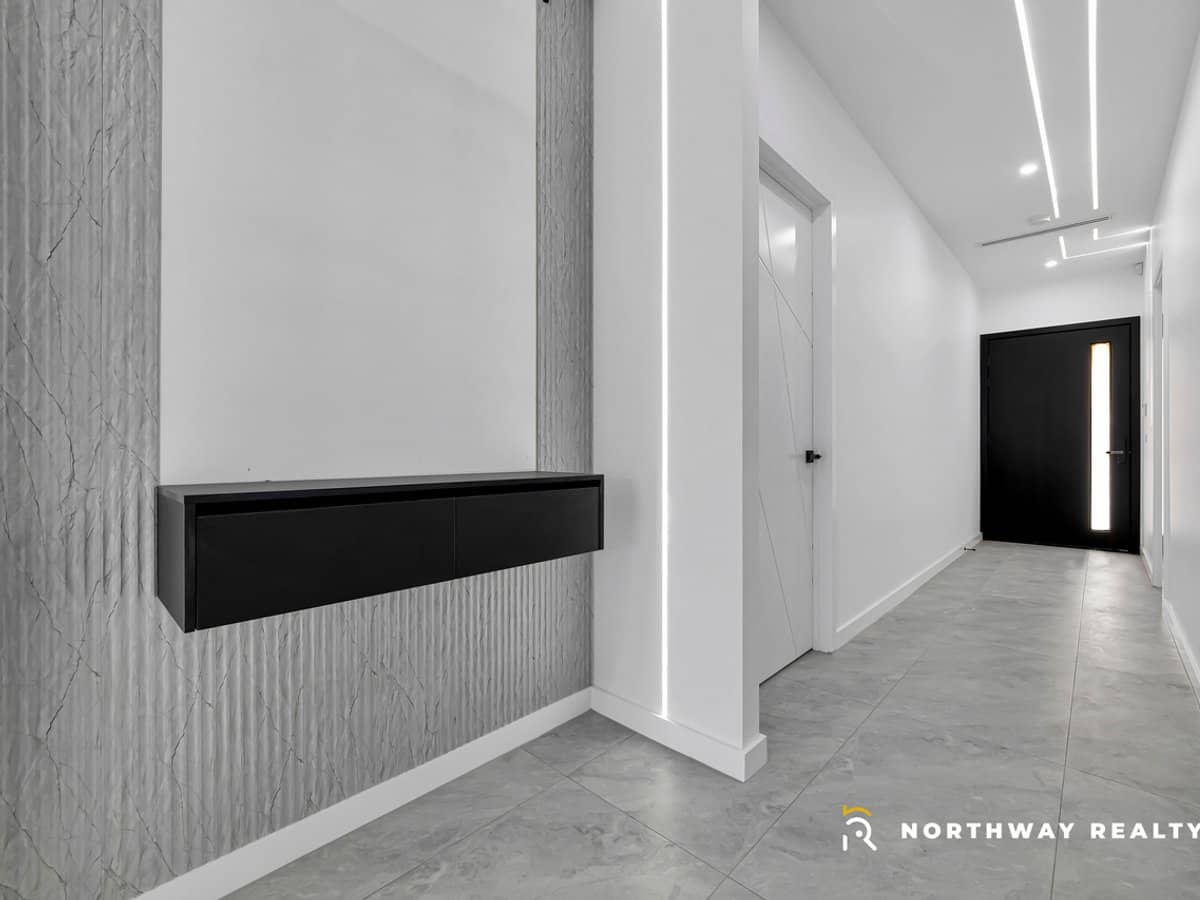 38 Salsola Road, MICKLEHAM - Thumbnail 4