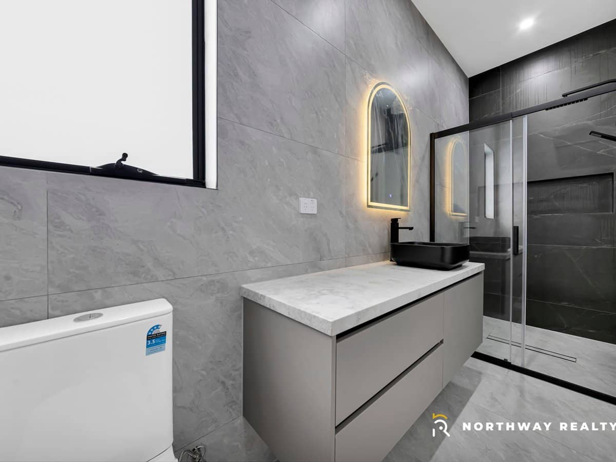 38 Salsola Road, MICKLEHAM - Thumbnail 12