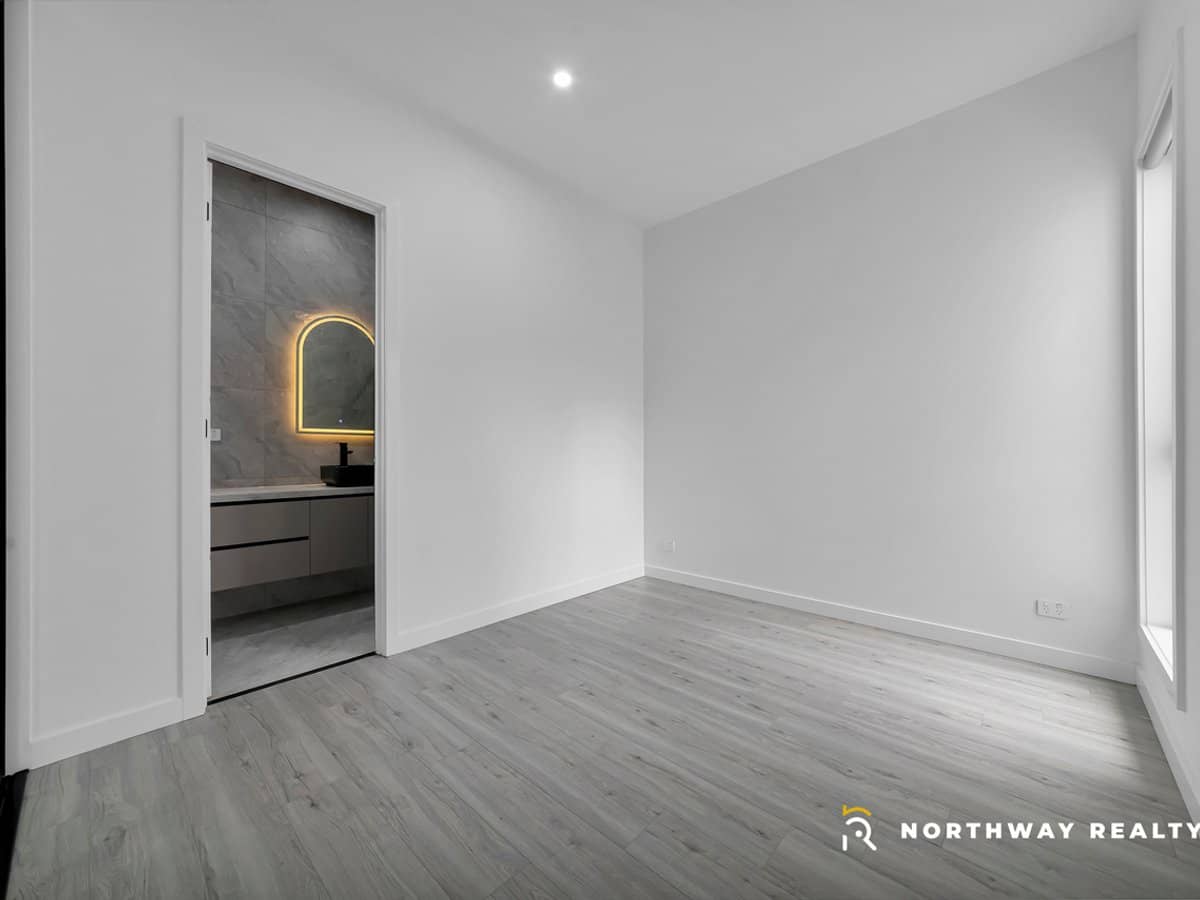 38 Salsola Road, MICKLEHAM - Thumbnail 13