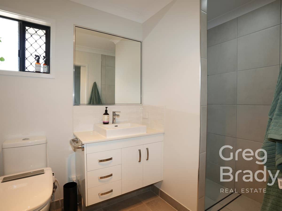 180 Gordonville Court, SARINA - Thumbnail 16