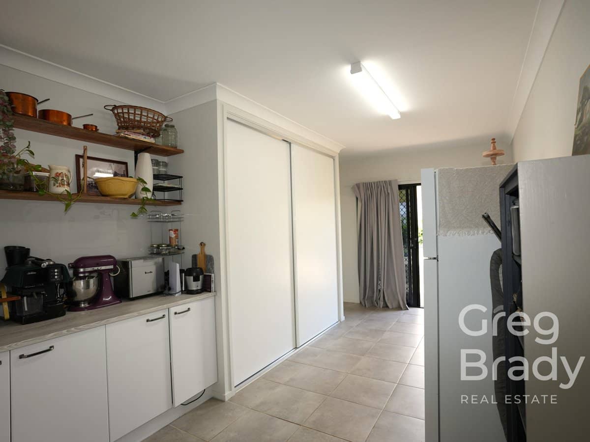 180 Gordonville Court, SARINA - Thumbnail 24