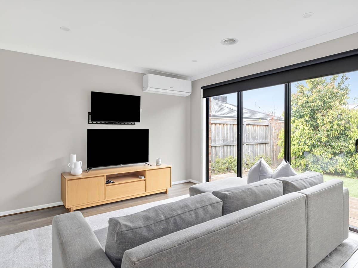 14 Trooper Avenue, SUNBURY - Thumbnail 2