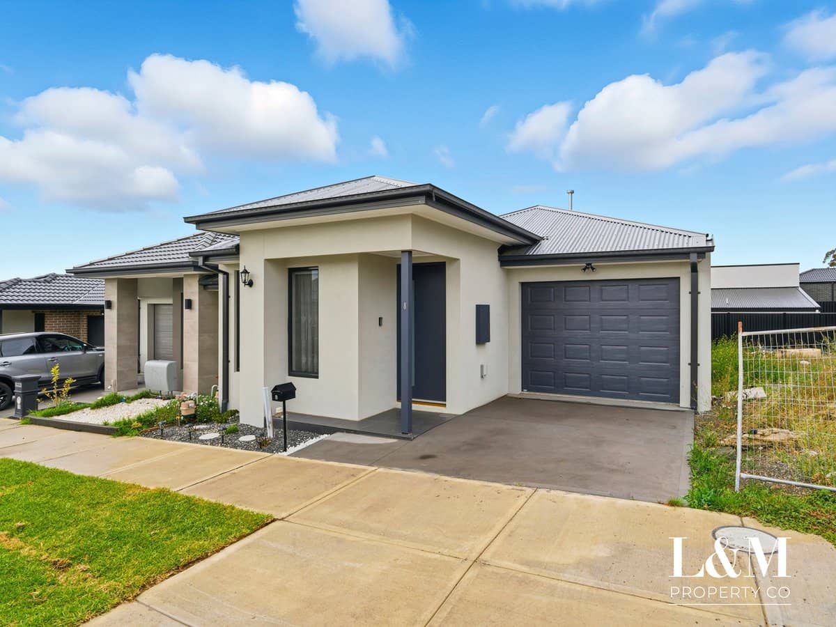 8 Alyssa Street, GREENVALE - Thumbnail 2