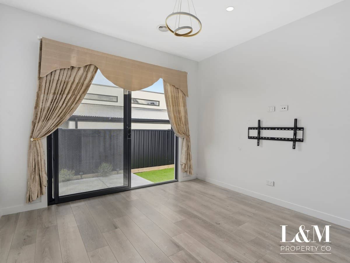 8 Alyssa Street, GREENVALE - Thumbnail 8