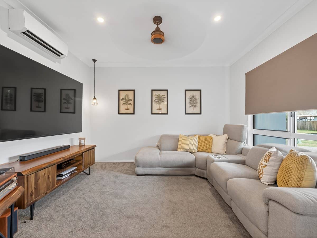 6 Sunburst Street, MOUNT LOW - Thumbnail 3