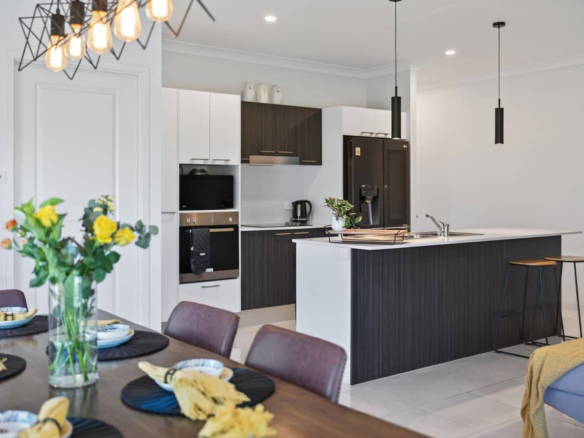 6 Sunburst Street, MOUNT LOW - Thumbnail 8