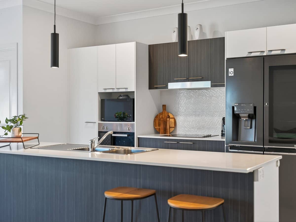 6 Sunburst Street, MOUNT LOW - Thumbnail 9