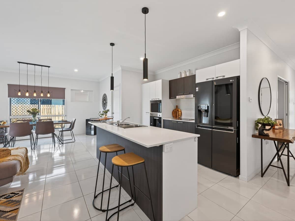 6 Sunburst Street, MOUNT LOW - Thumbnail 10