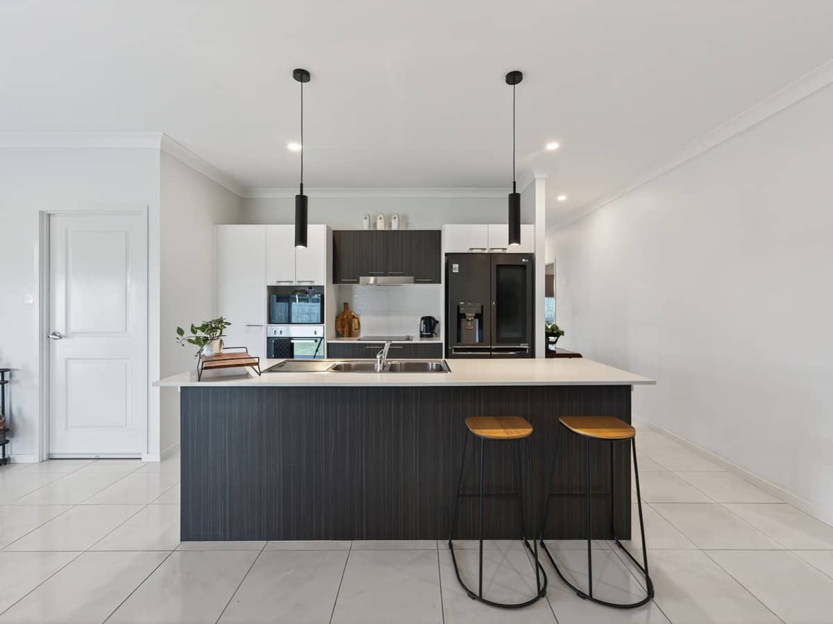 6 Sunburst Street, MOUNT LOW - Thumbnail 11