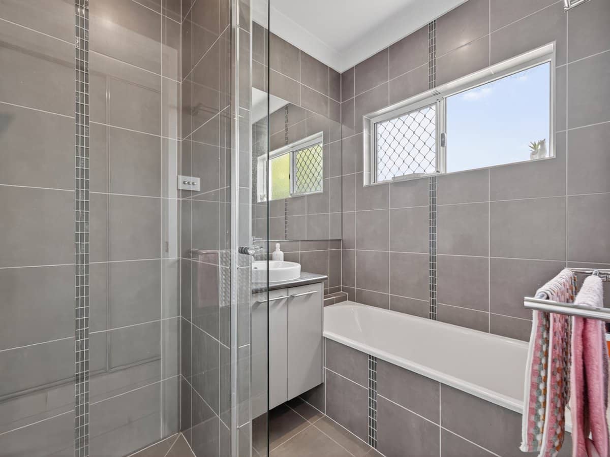 6 Sunburst Street, MOUNT LOW - Thumbnail 17