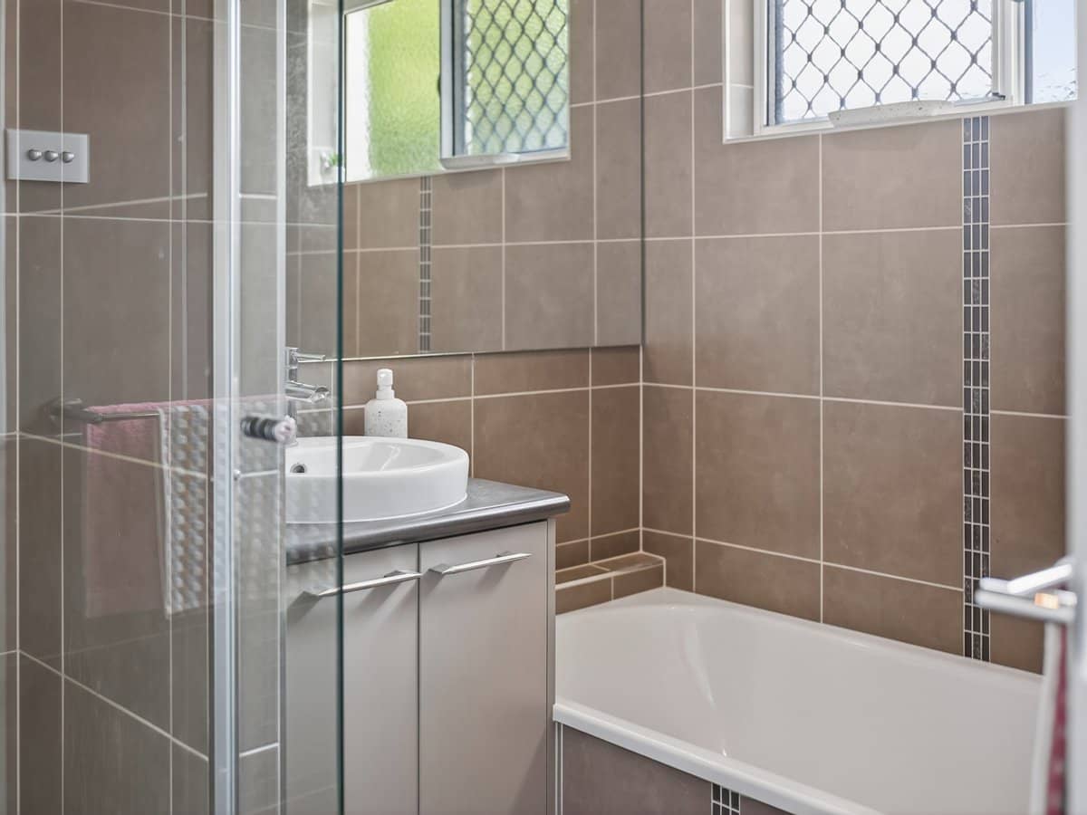 6 Sunburst Street, MOUNT LOW - Thumbnail 18