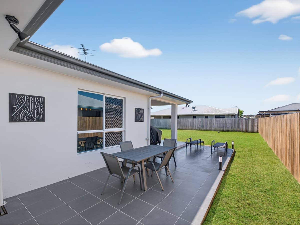 6 Sunburst Street, MOUNT LOW - Thumbnail 21