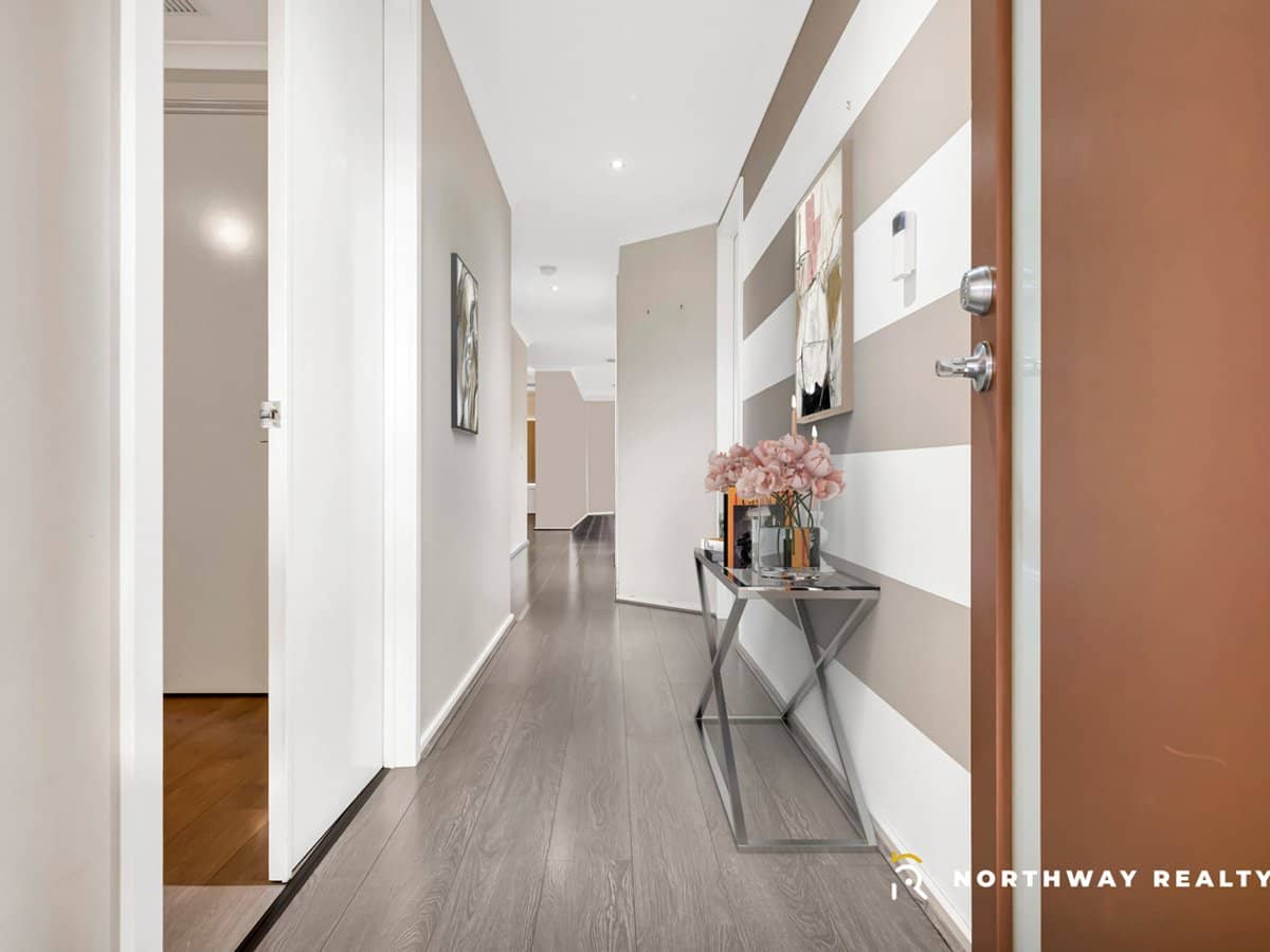 42 City Vista Court, FRASER RISE - Thumbnail 2