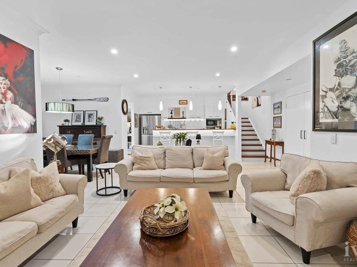 8 Cova Boulevard, Hope Island - Thumbnail 1