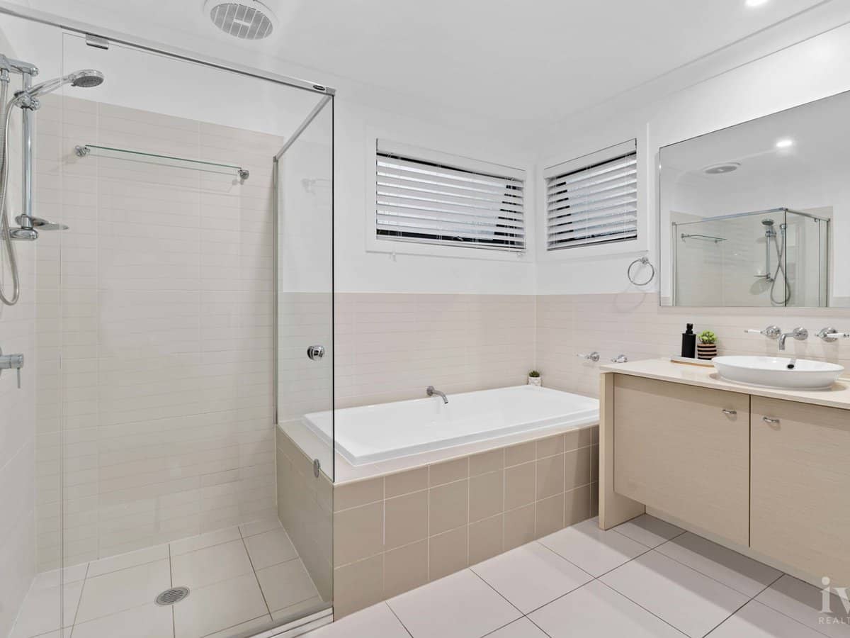 8 Cova Boulevard, Hope Island - Thumbnail 16