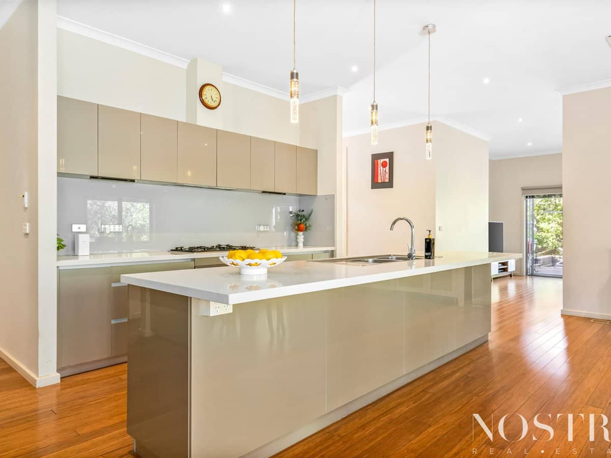 10 Fuller Street, DIAMOND CREEK - Thumbnail 2