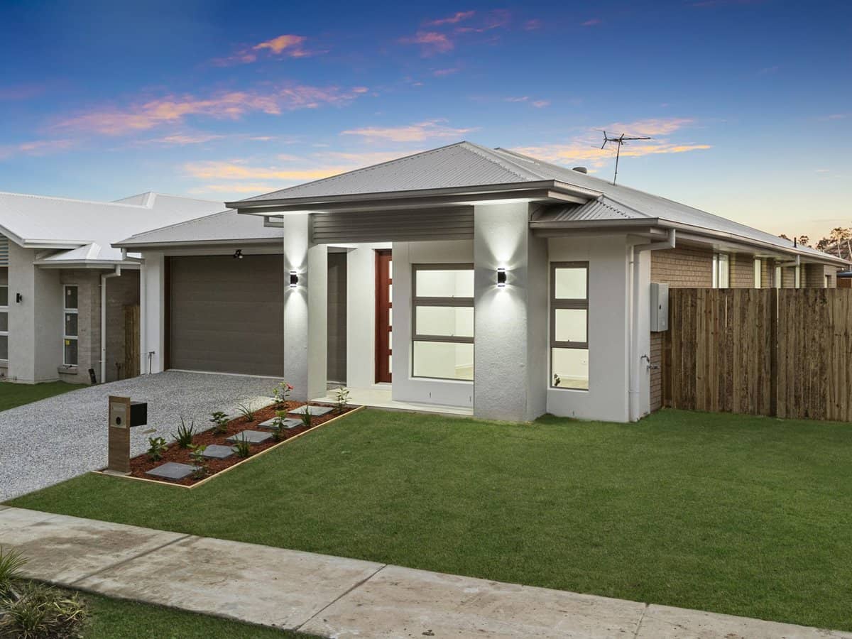 43 Endeavour Circuit, SOUTH MACLEAN - Thumbnail 2