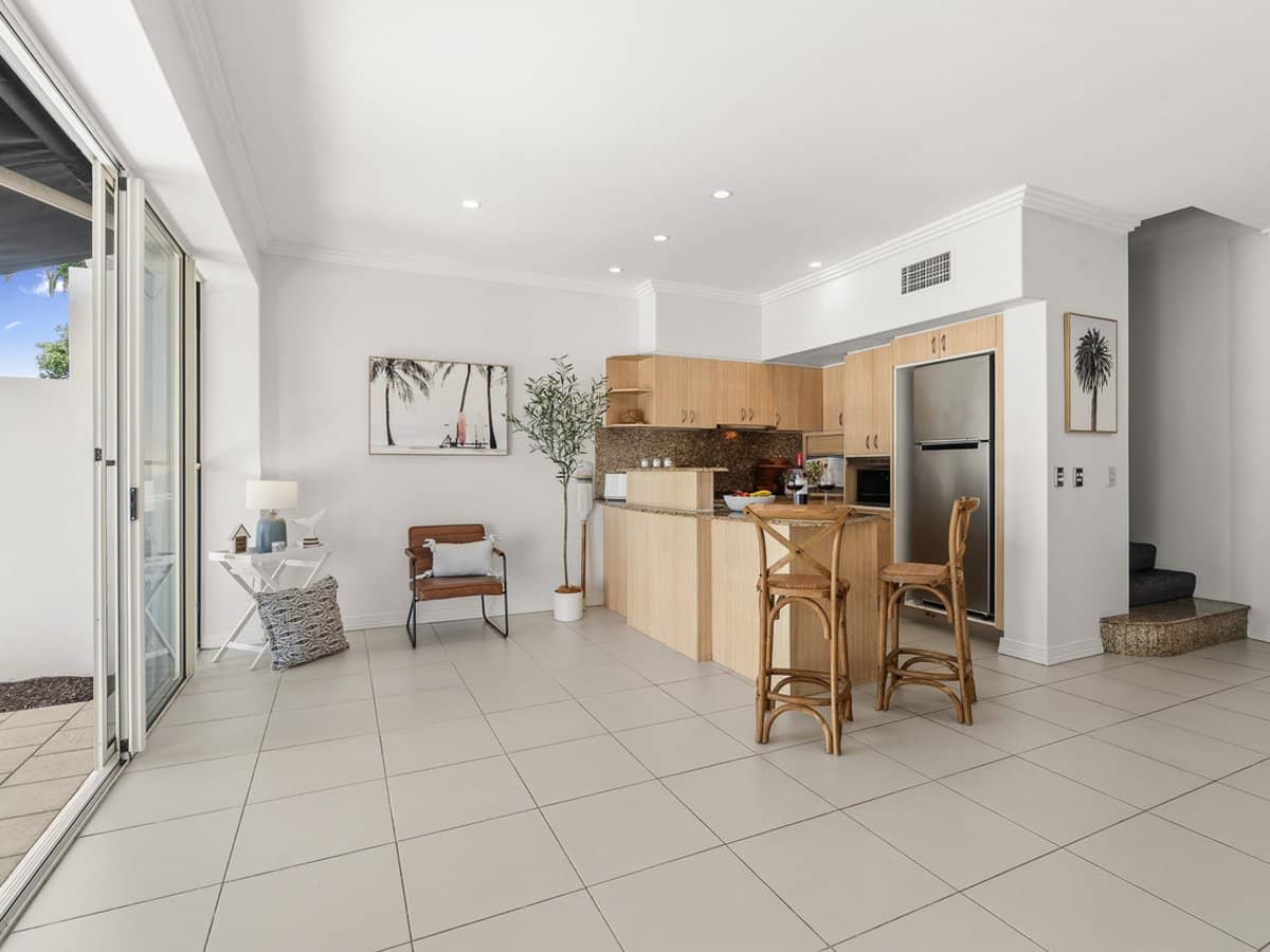 103 Salerno Street, Surfers Paradise - Thumbnail 6