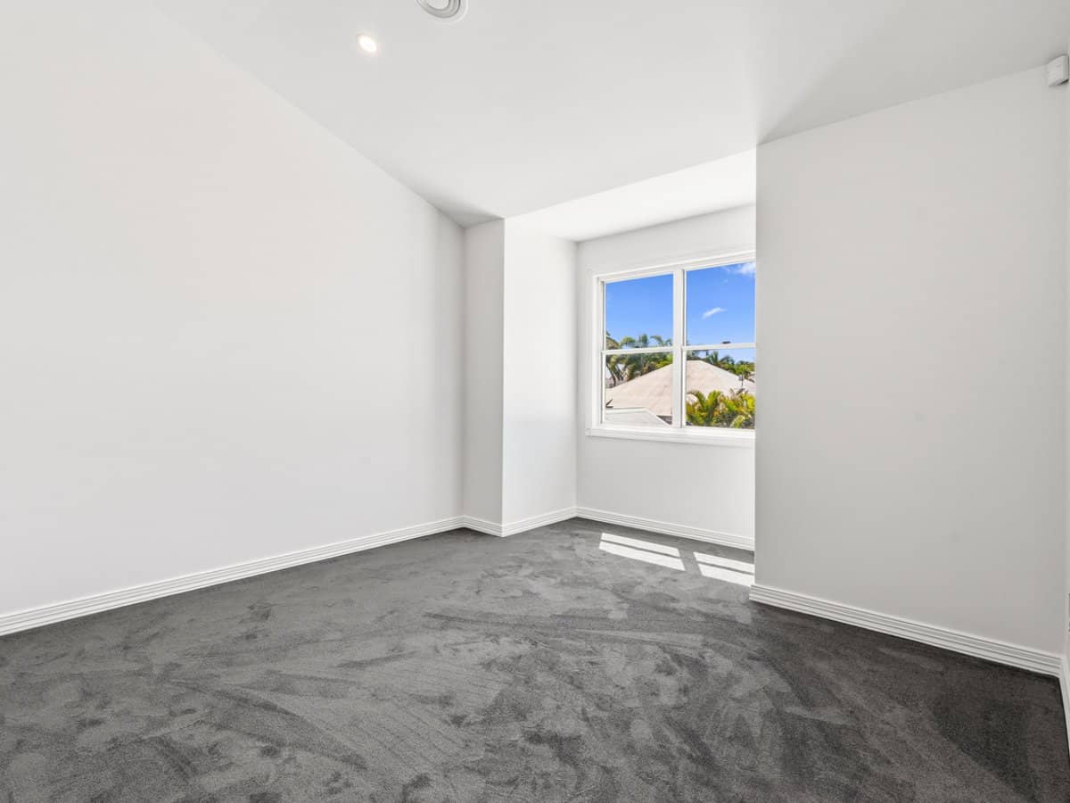 103 Salerno Street, Surfers Paradise - Thumbnail 11