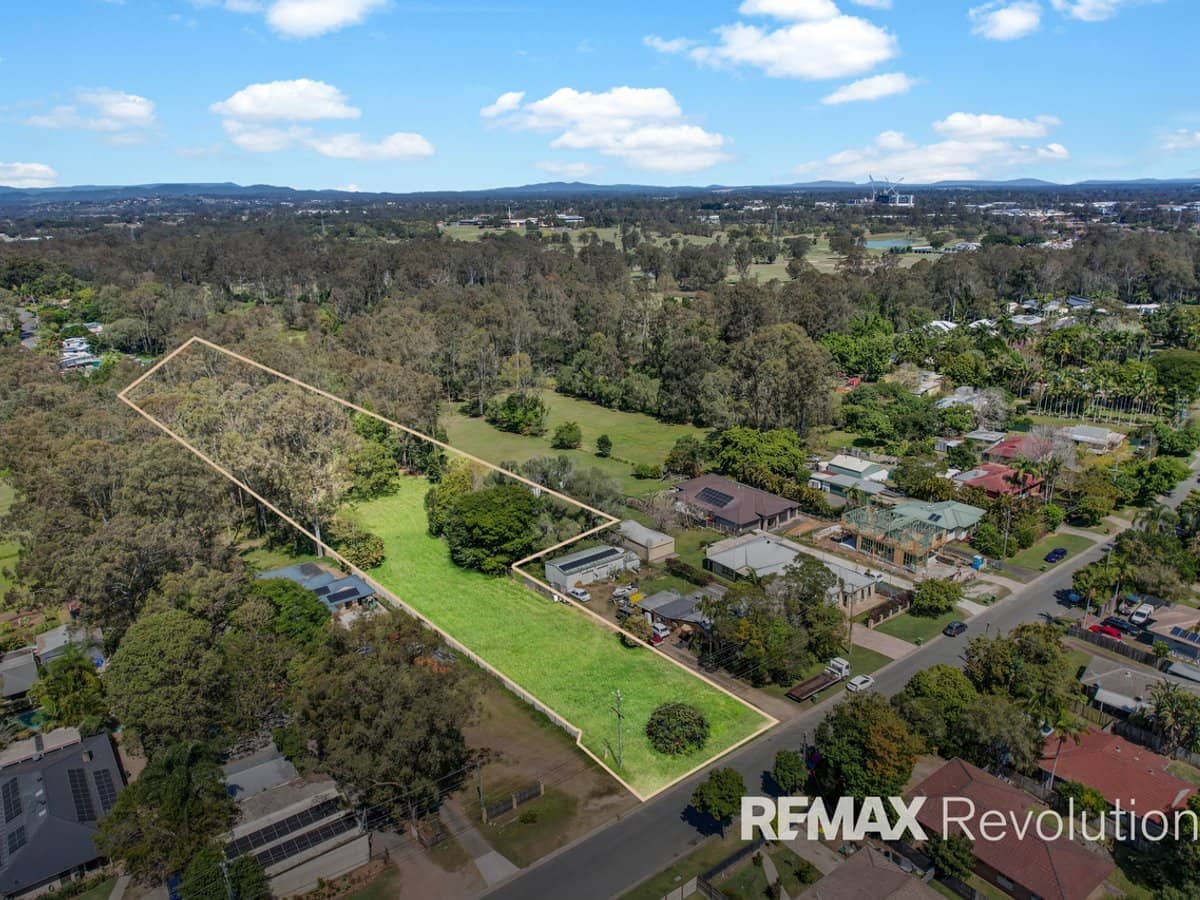 18 Springlands Drive, SLACKS CREEK - Thumbnail 2