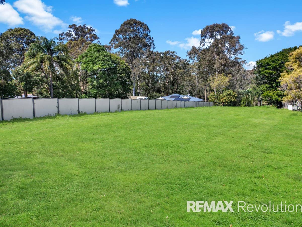 18 Springlands Drive, SLACKS CREEK - Thumbnail 8
