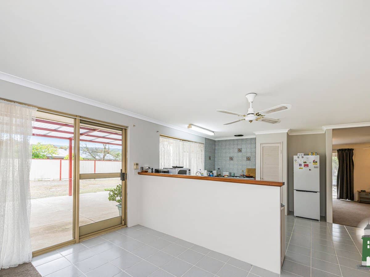 3 Numbat Court, BROOKDALE - Thumbnail 5