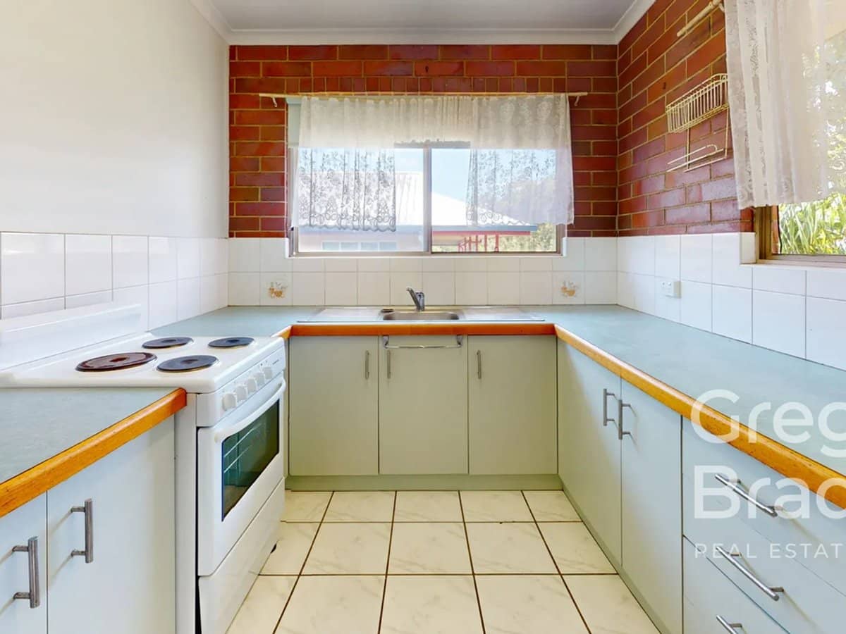 50 West Street, SARINA - Thumbnail 3