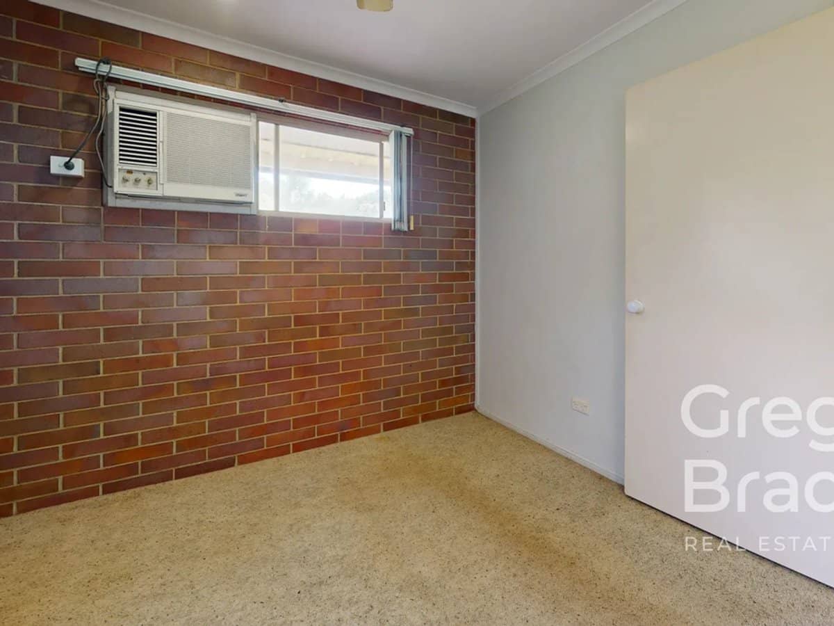 50 West Street, SARINA - Thumbnail 8