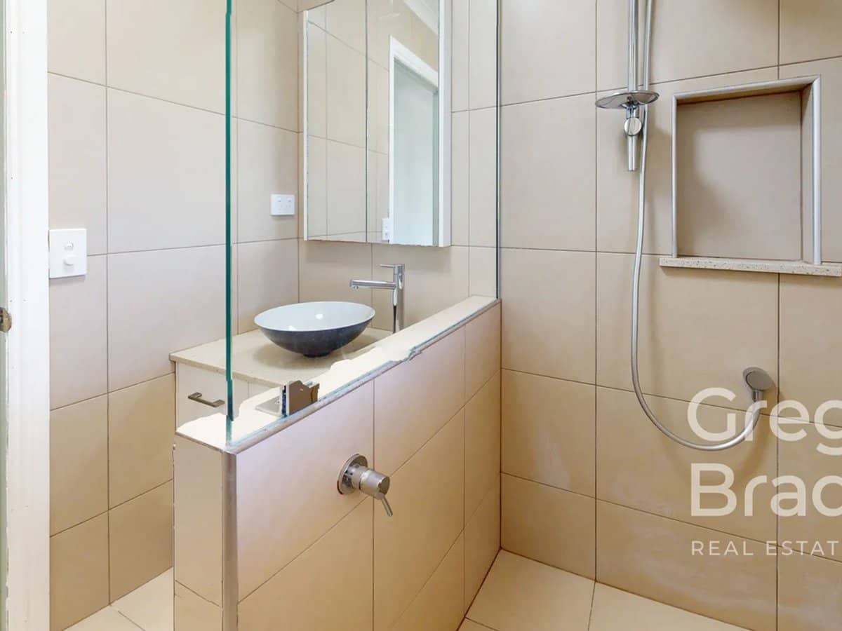 50 West Street, SARINA - Thumbnail 11