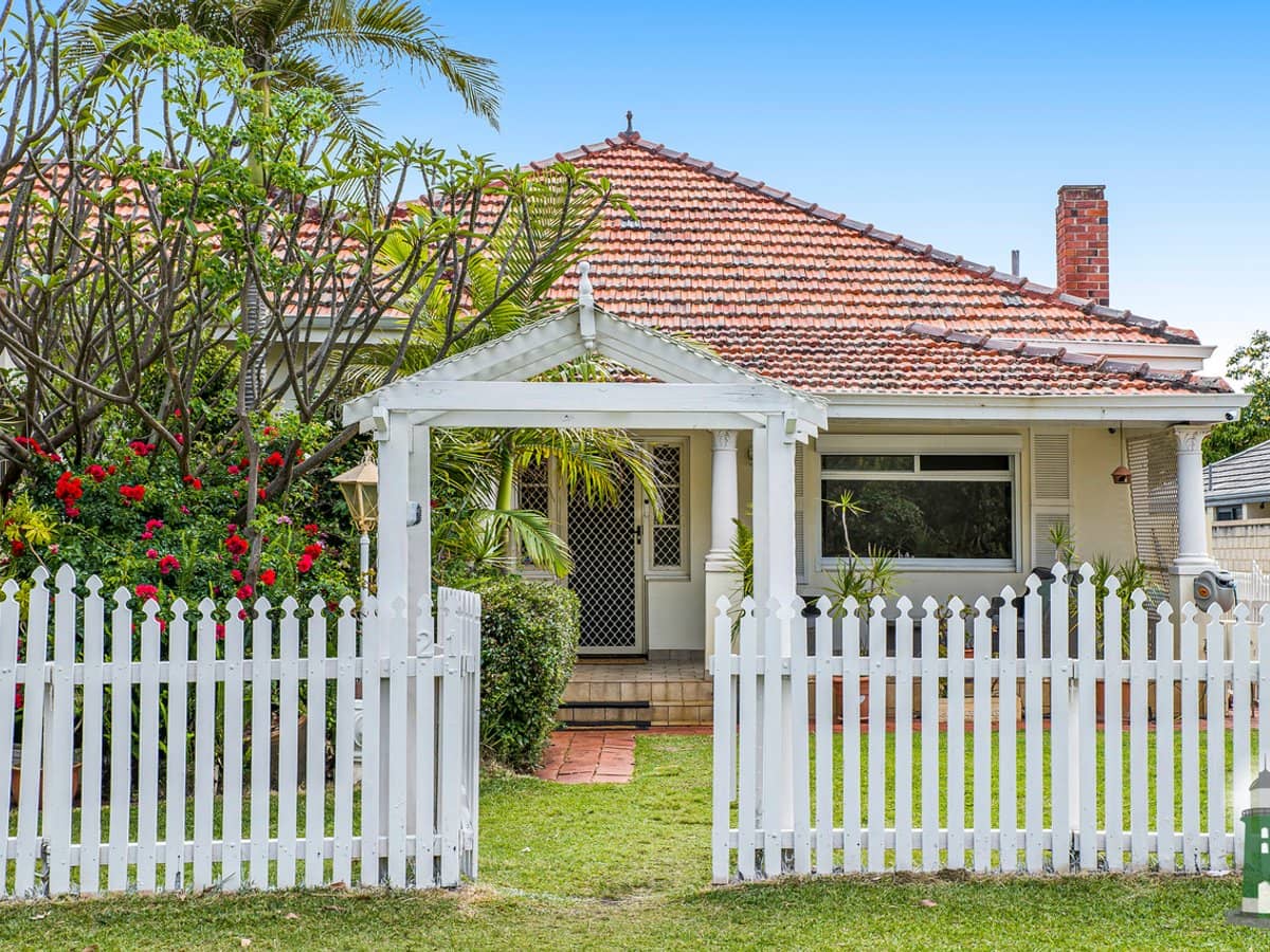 21 Weld Square West, MORLEY - Thumbnail 1