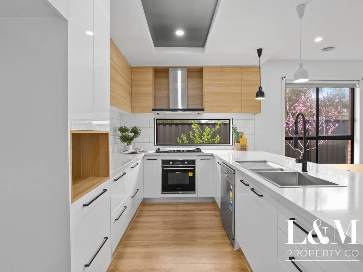 93 Juscelina Drive, CRAIGIEBURN - Thumbnail 12