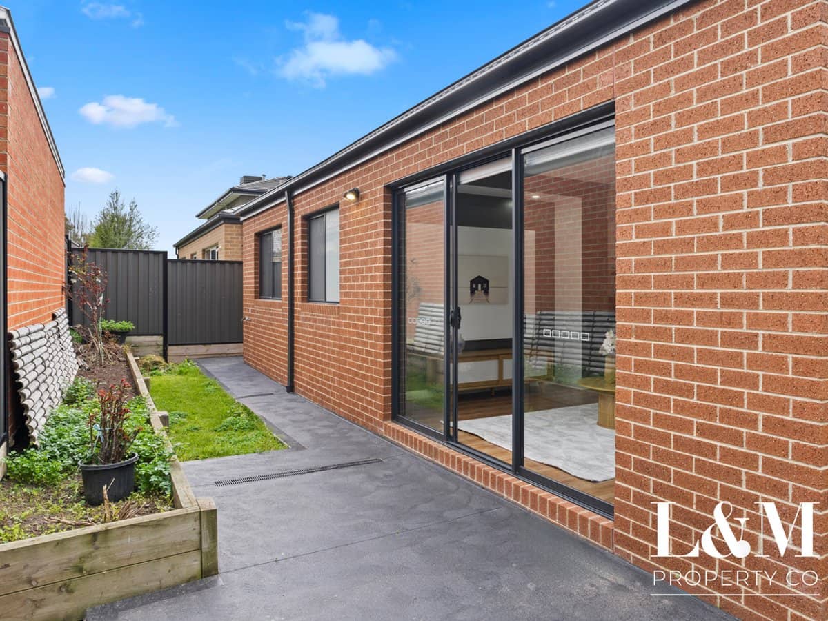 93 Juscelina Drive, CRAIGIEBURN - Thumbnail 23