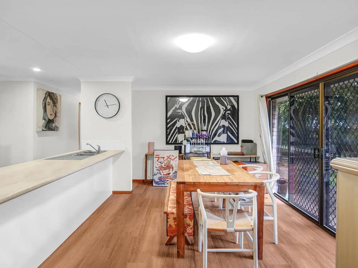 12 Jeffrey Court, MOUNT WARREN PARK - Thumbnail 17