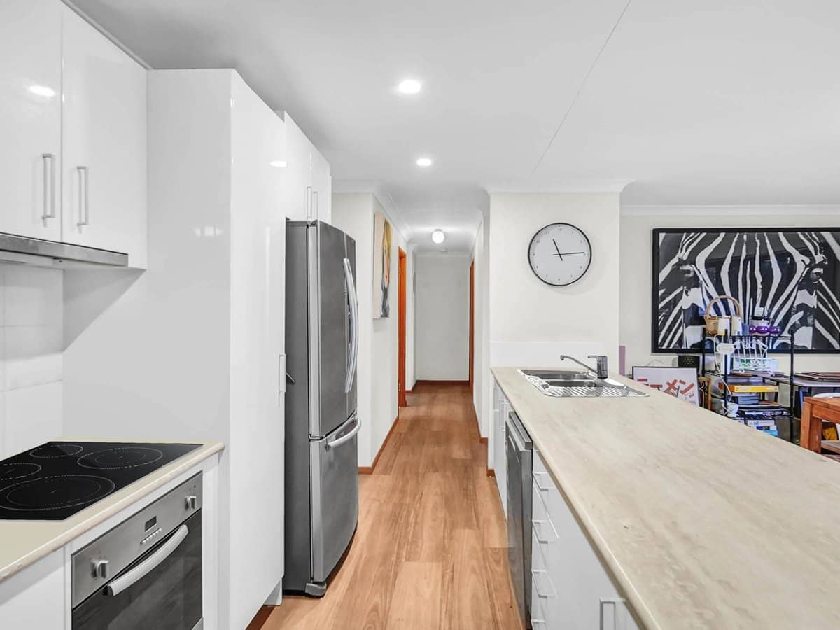 12 Jeffrey Court, MOUNT WARREN PARK - Thumbnail 19